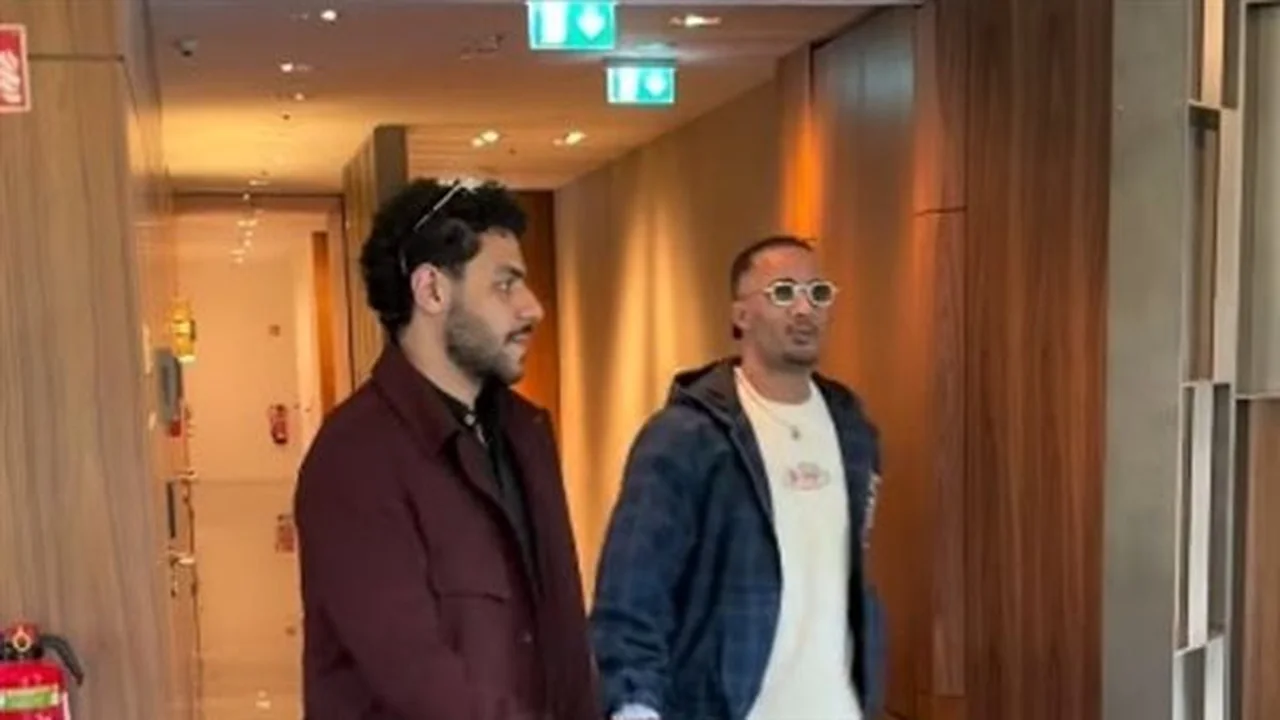 إطلالة جريئة.. محمد رمضان يثير جدلًا واسعًا في حفله بمدينة إيسن الألمانية